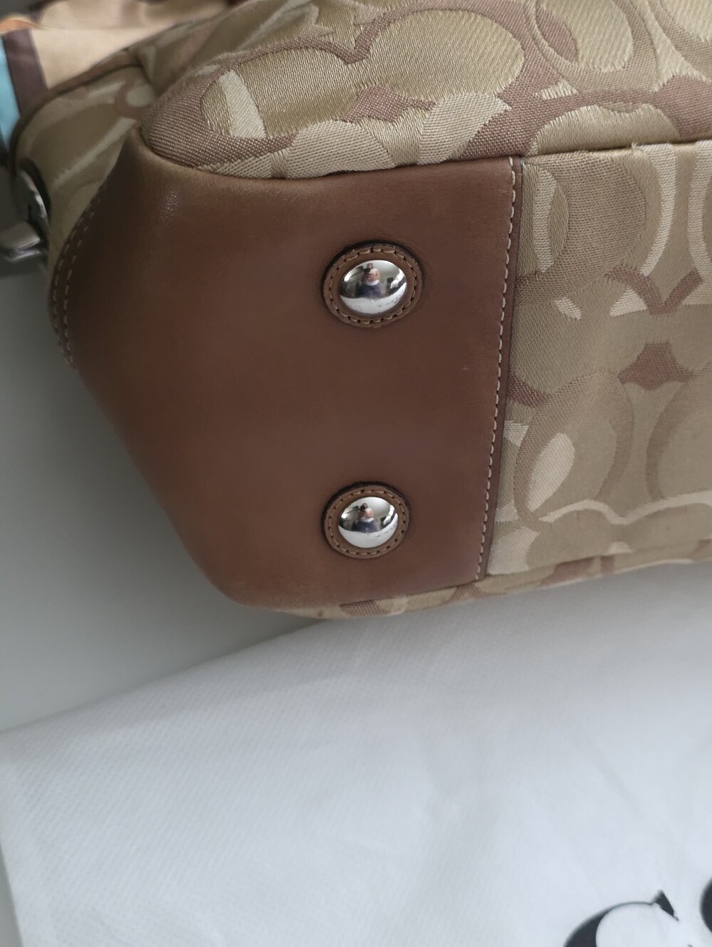 Coach Gallery Pleated Tote With Leather trim (2009) - Picture 4 of 15